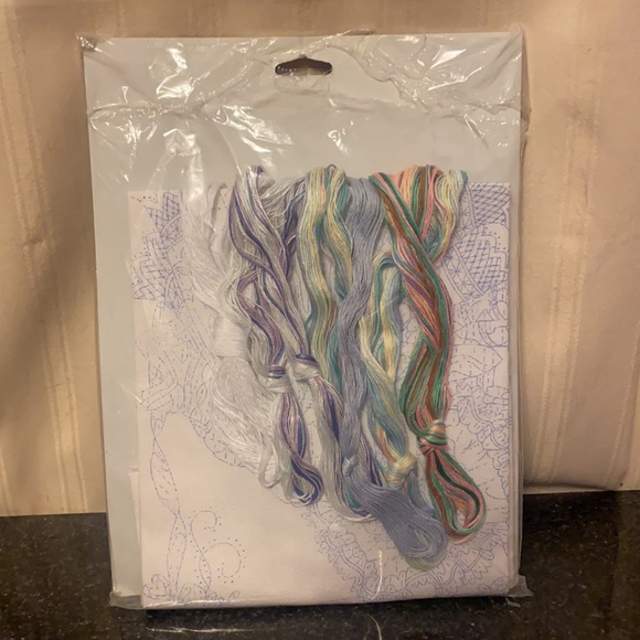 Vintage Crewel Embroidery Kit - Picture 6 of 8